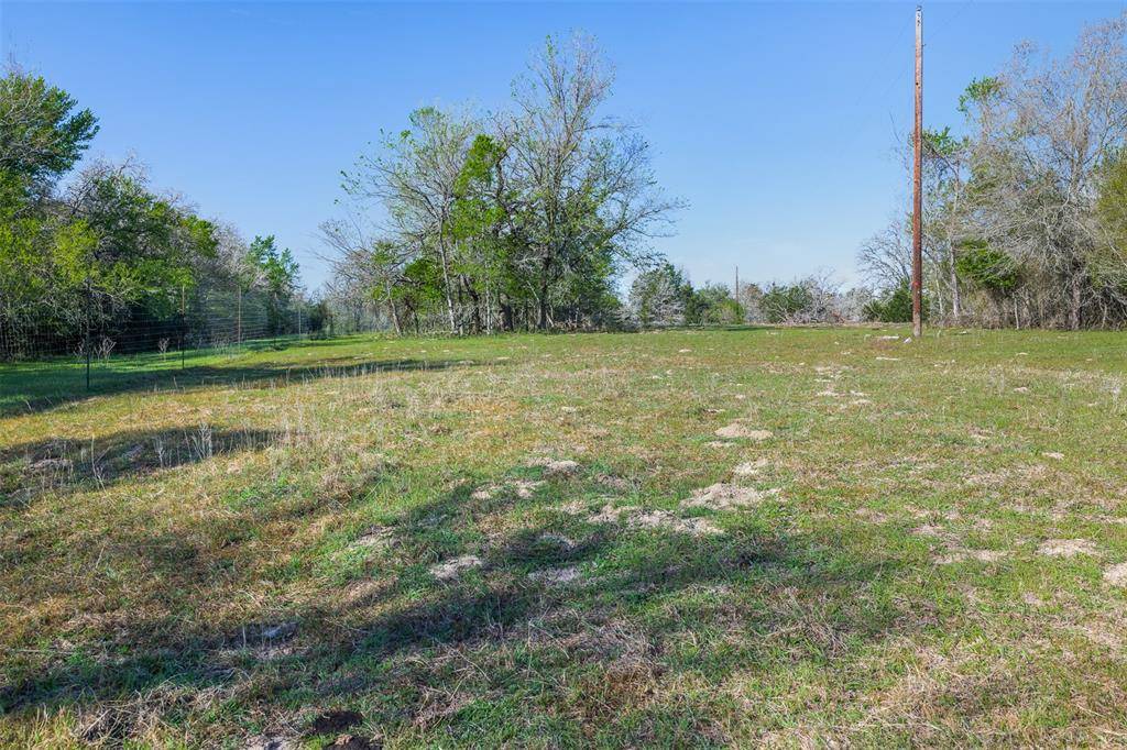 2313 E US Highway 79, Rockdale, TX 76567