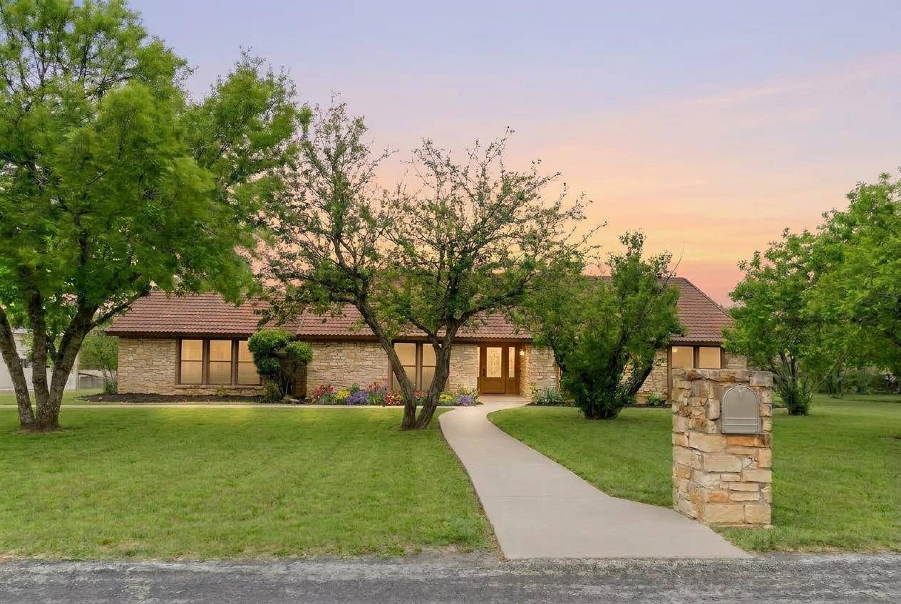308 Ashwood LN, Georgetown, TX 78628