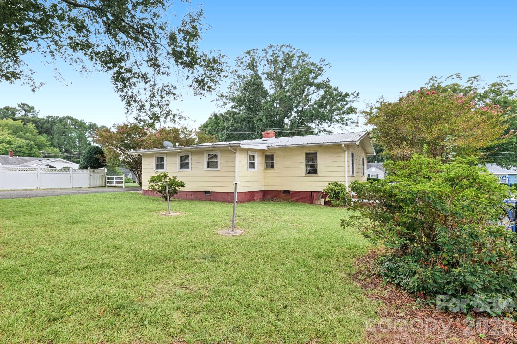 100 Dallas ST, Huntersville, NC 28078