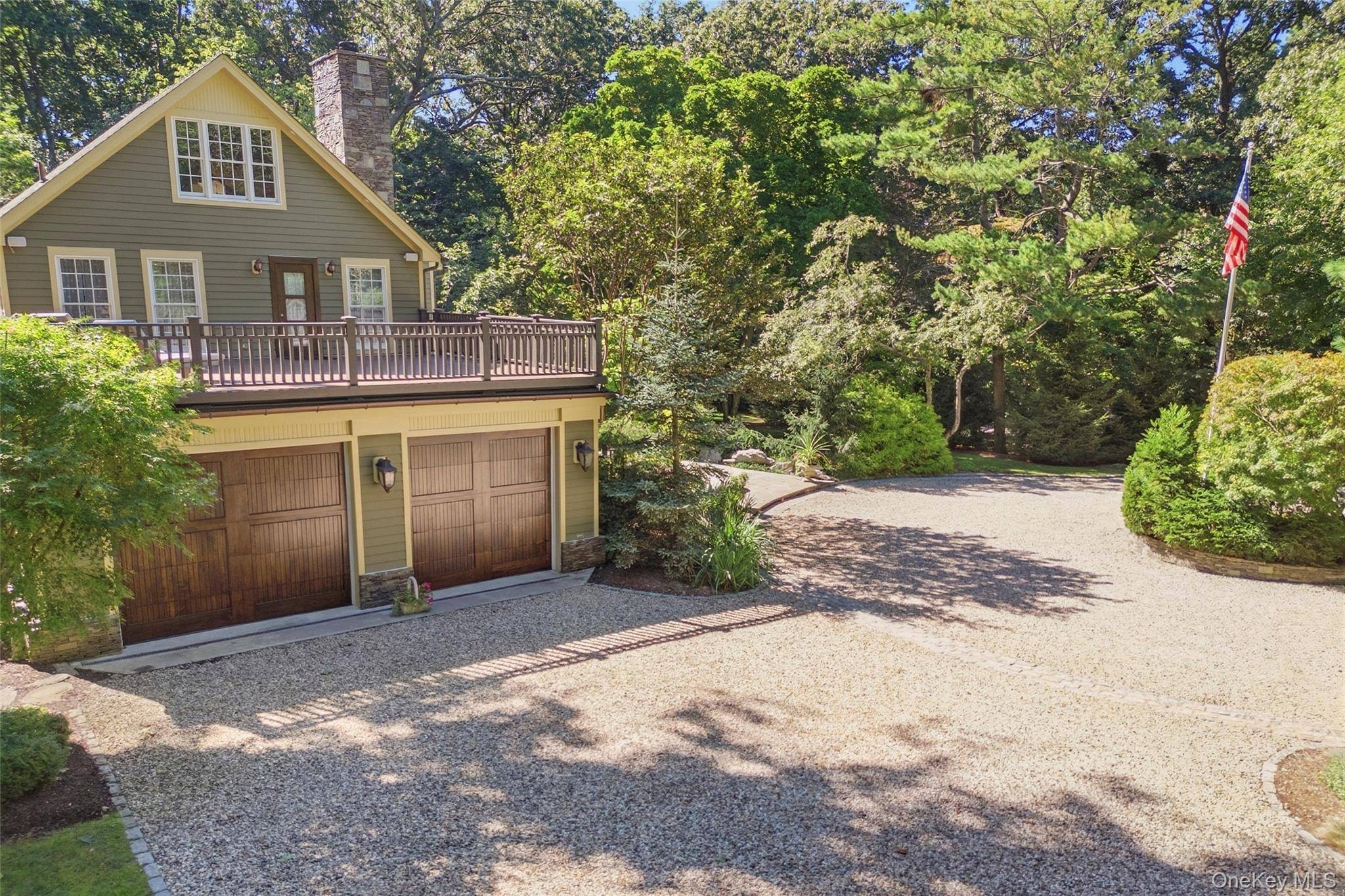 1 Evans LN, Setauket, NY 11733