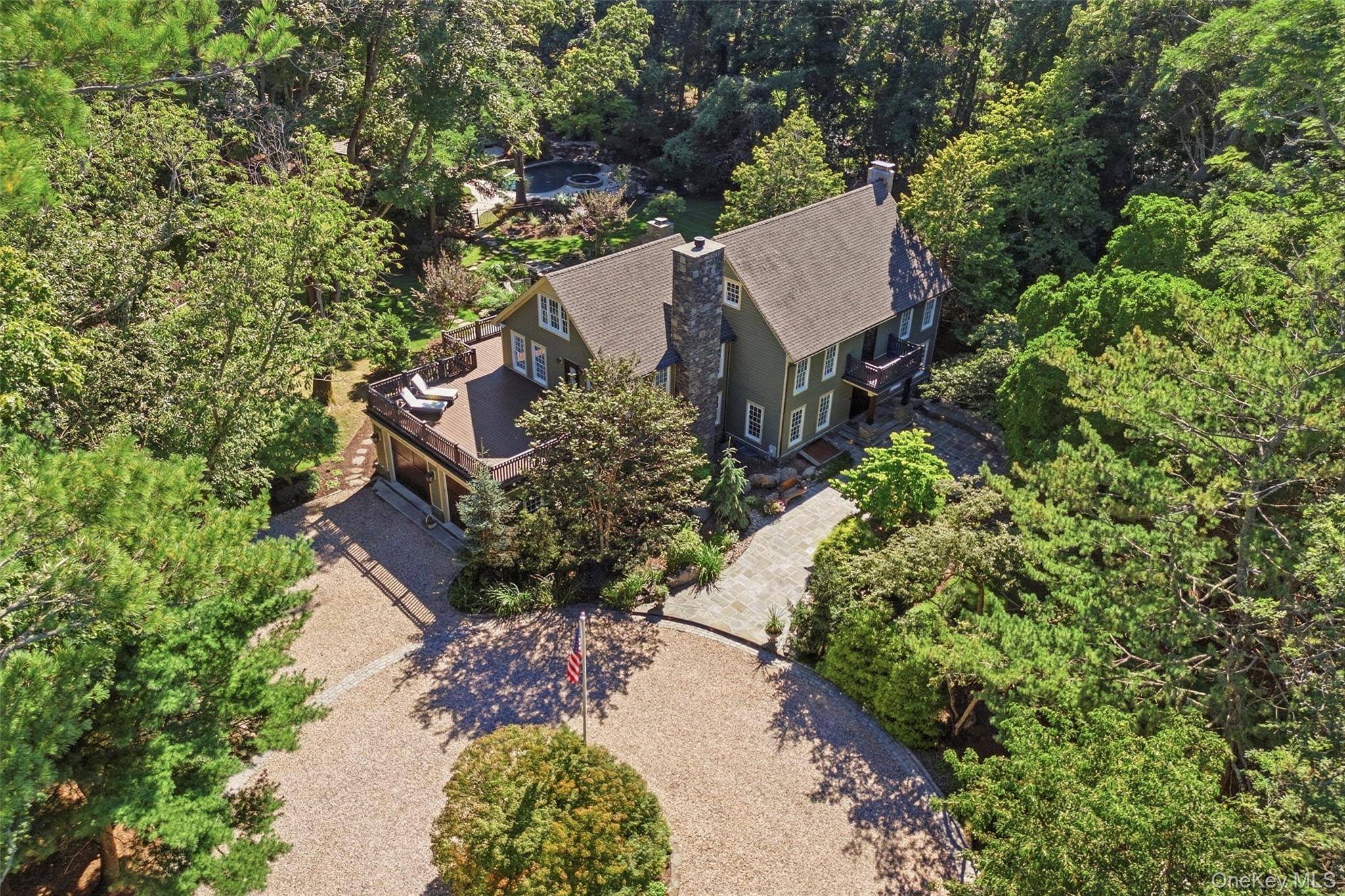 1 Evans LN, Setauket, NY 11733