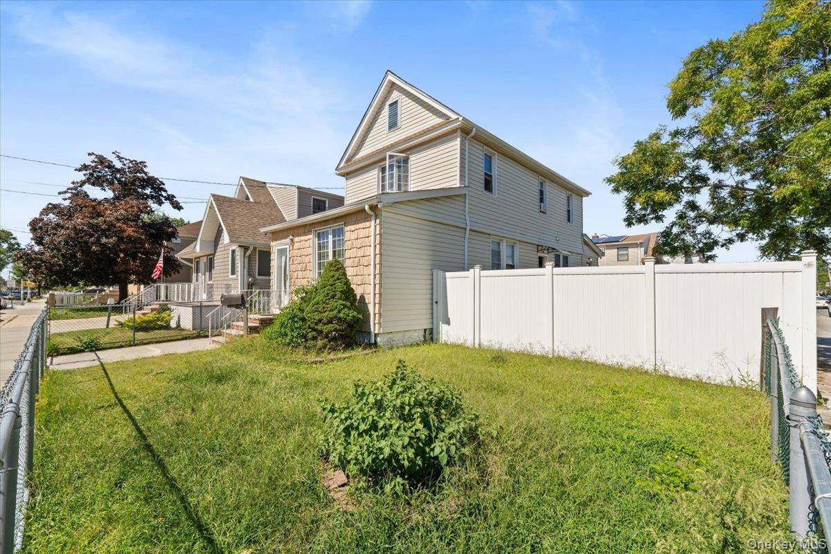 101-19 159th AVE, Howard Beach, NY 11414