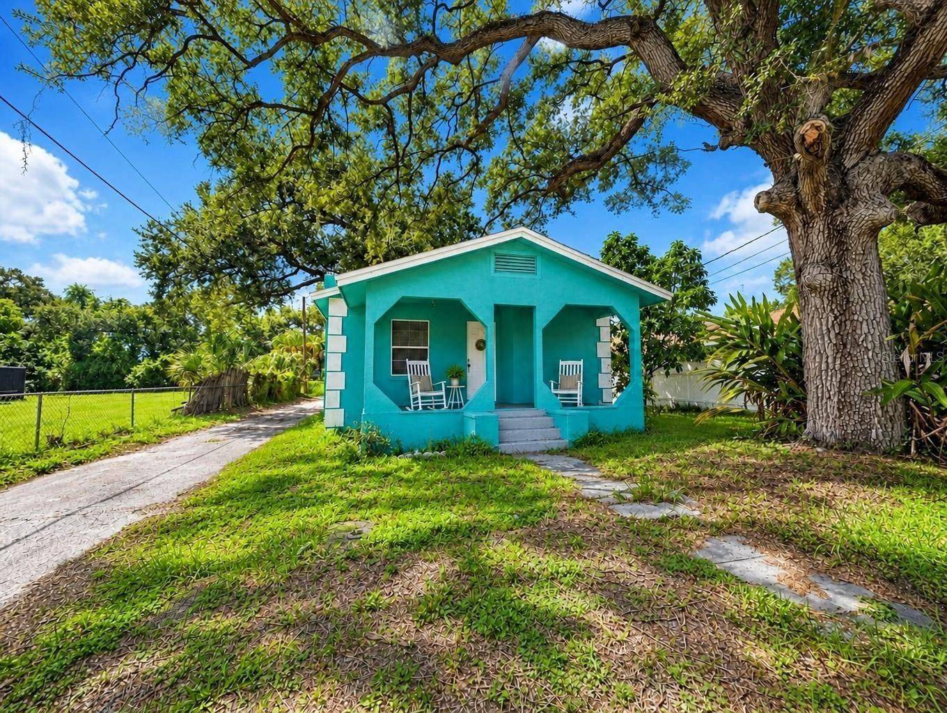905 NICHOLSON ST, Clearwater, FL 33755