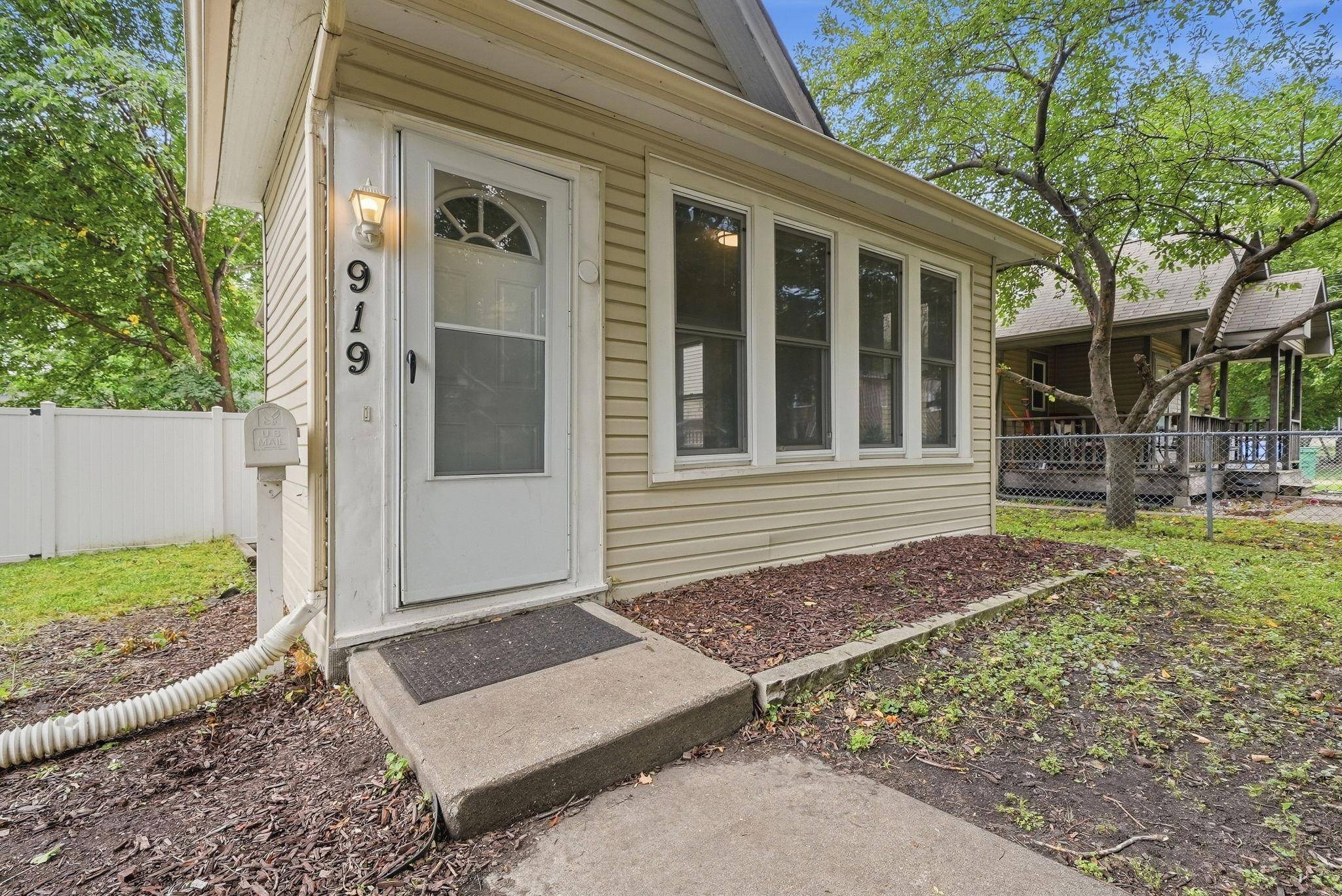 919 26th AVE SE, Minneapolis, MN 55414