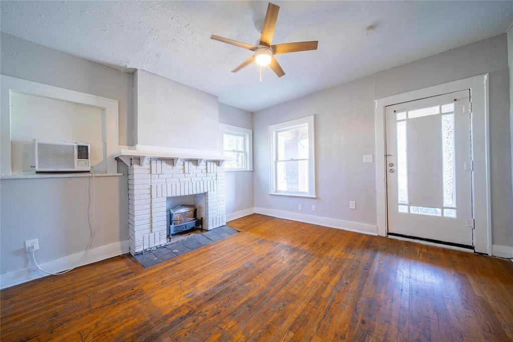909 Sunset Avenue, Dallas, TX 75208