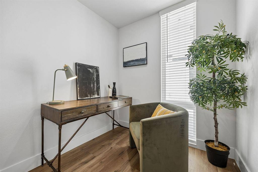 5633 Live Oak #102, Dallas, TX 75206
