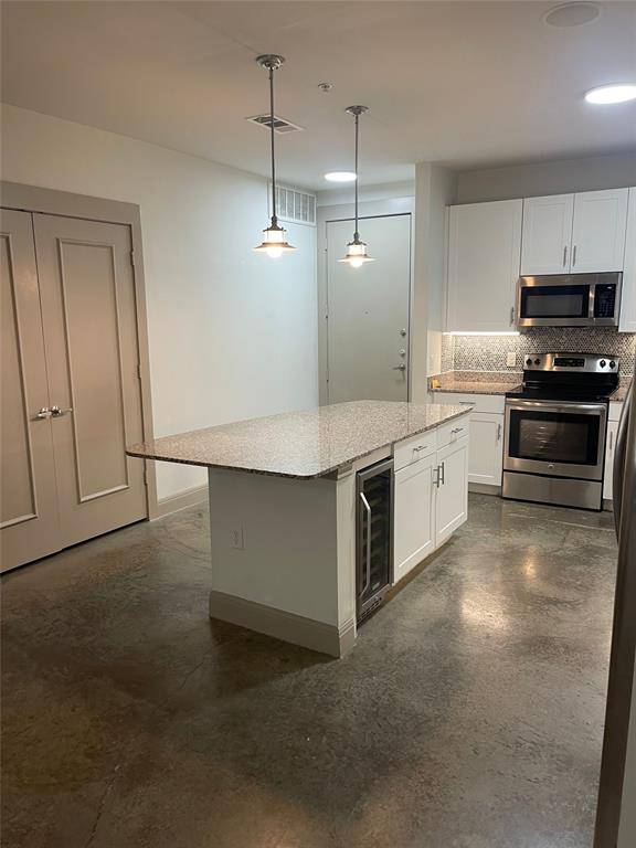 908 N Bishop Avenue #2-104, Dallas, TX 75208