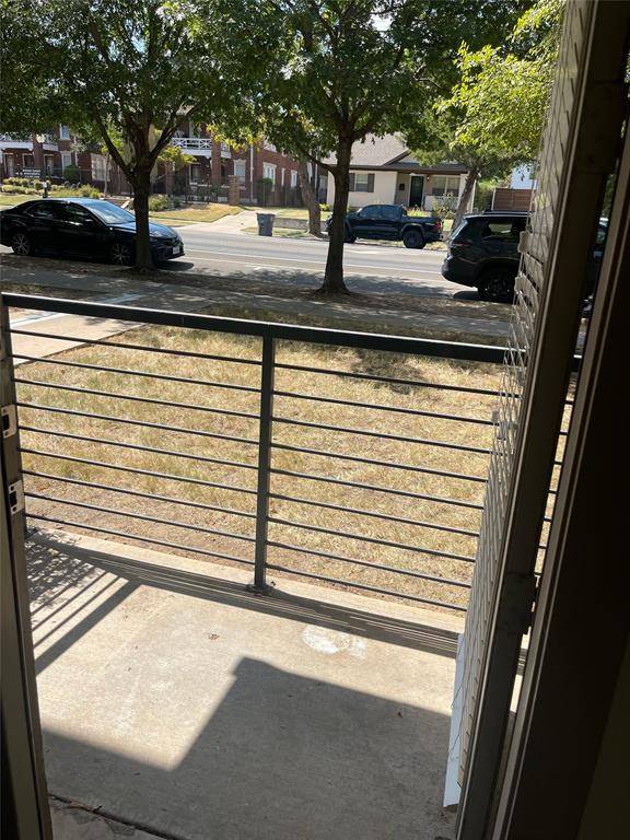 908 N Bishop Avenue #2-104, Dallas, TX 75208