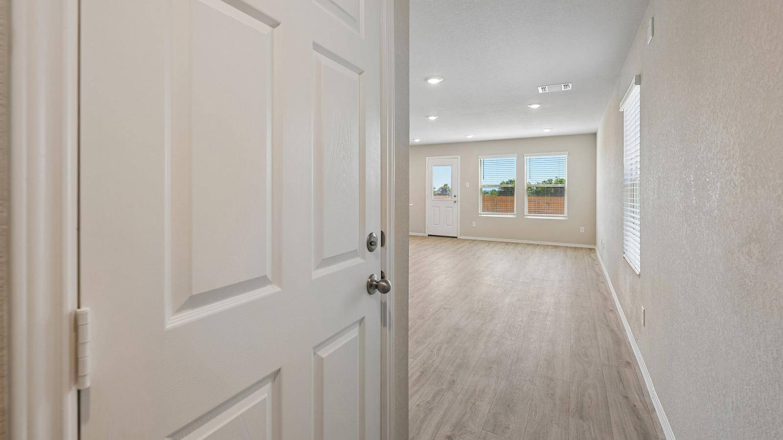 372 Old Stagecoach RD, Jarrell, TX 76537