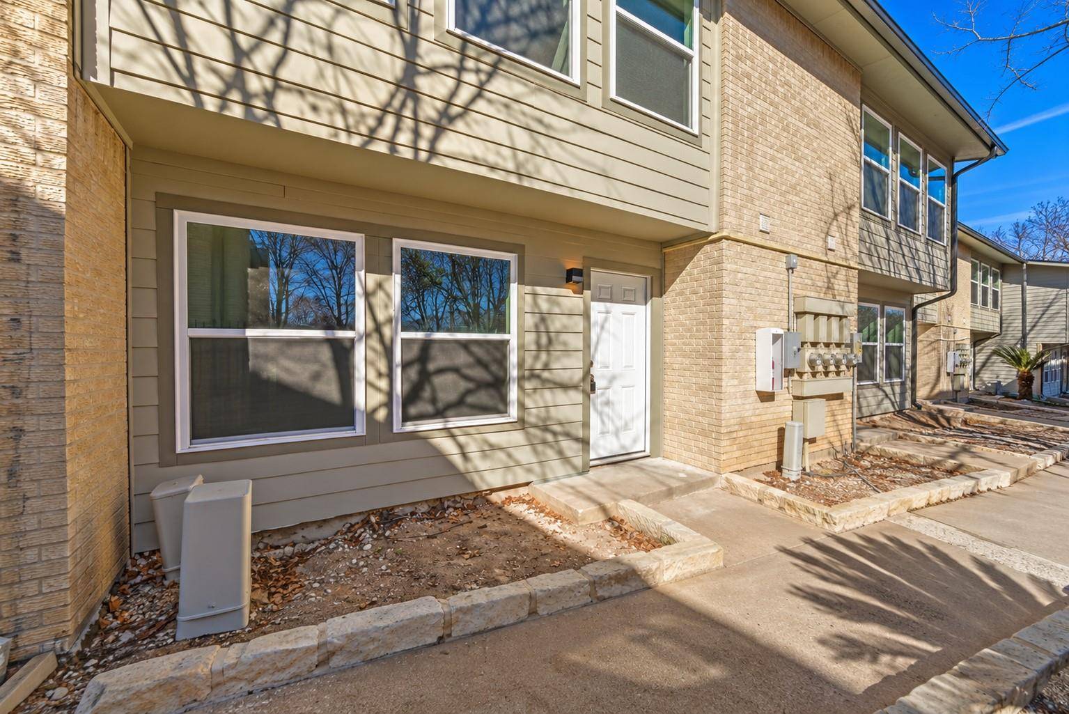 2124 Burton DR #125, Austin, TX 78741