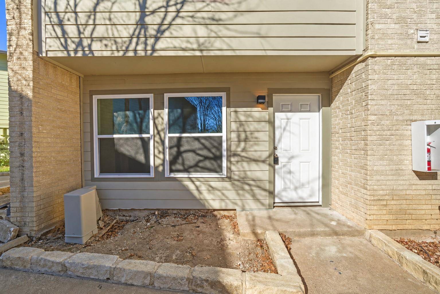 2124 Burton DR #125, Austin, TX 78741