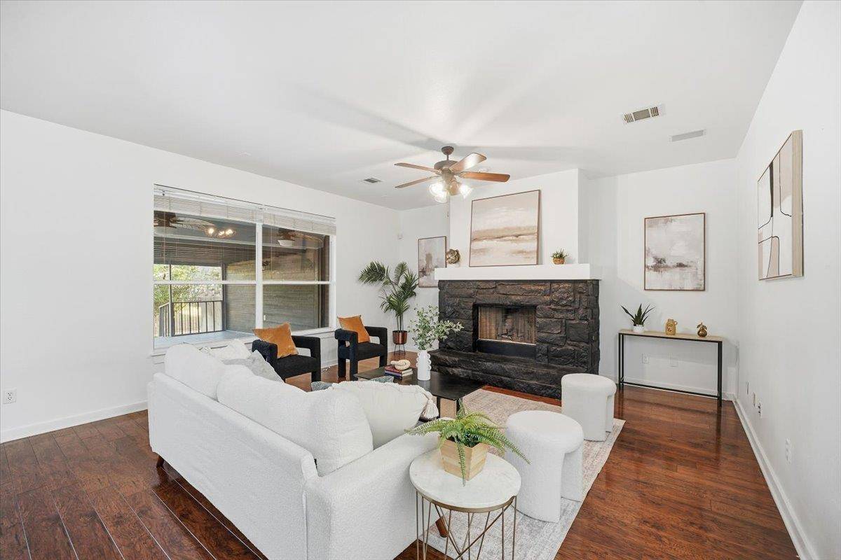 105 Farm House RD, San Marcos, TX 78666
