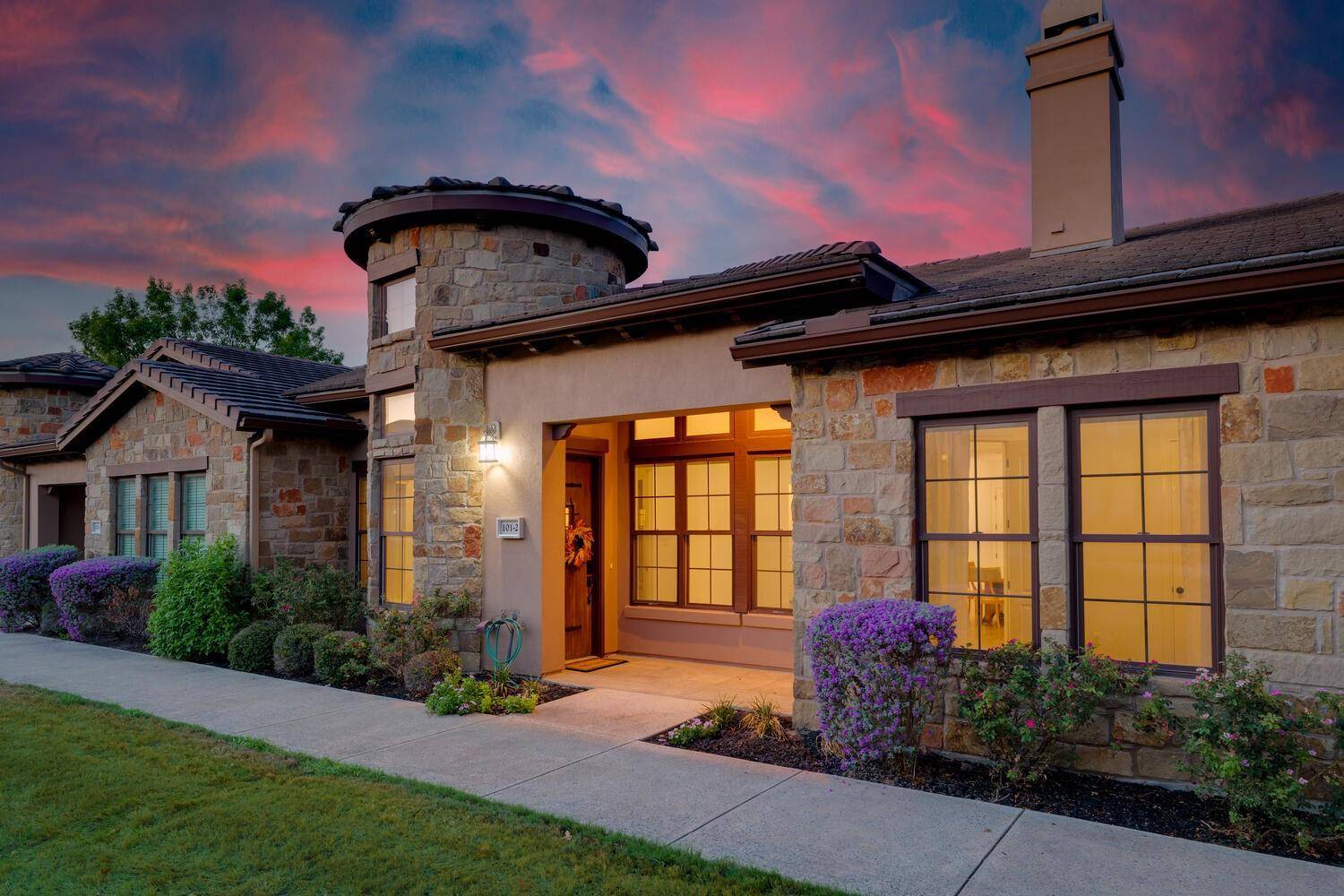 101 Rivalto CIR #2, Lakeway, TX 78734