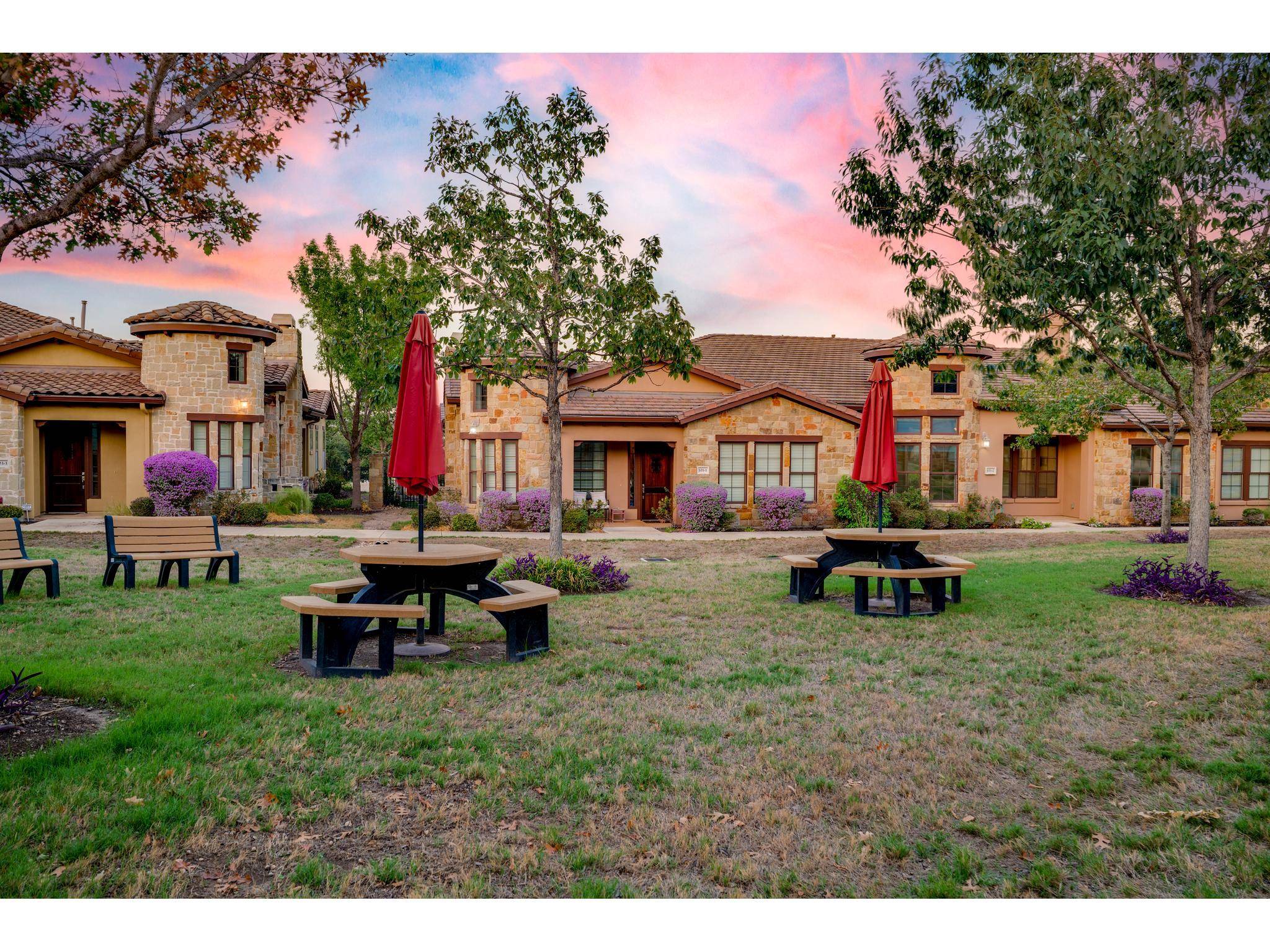 101 Rivalto CIR #2, Lakeway, TX 78734