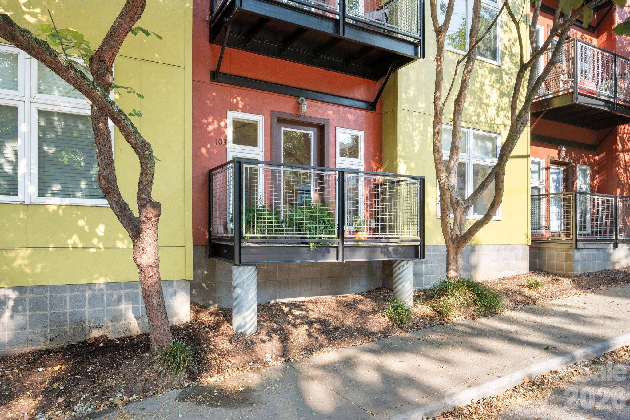 125 Clingman AVE #103, Asheville, NC 28801