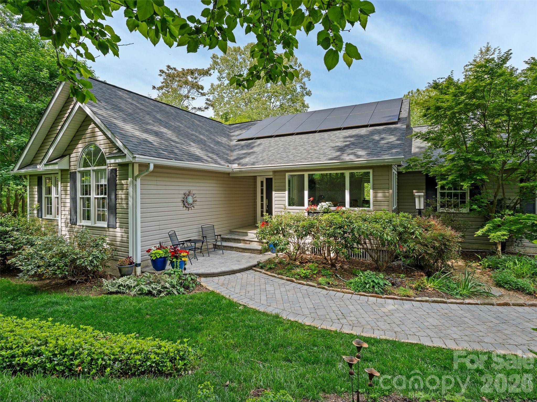 15 Baird ALY, Asheville, NC 28804