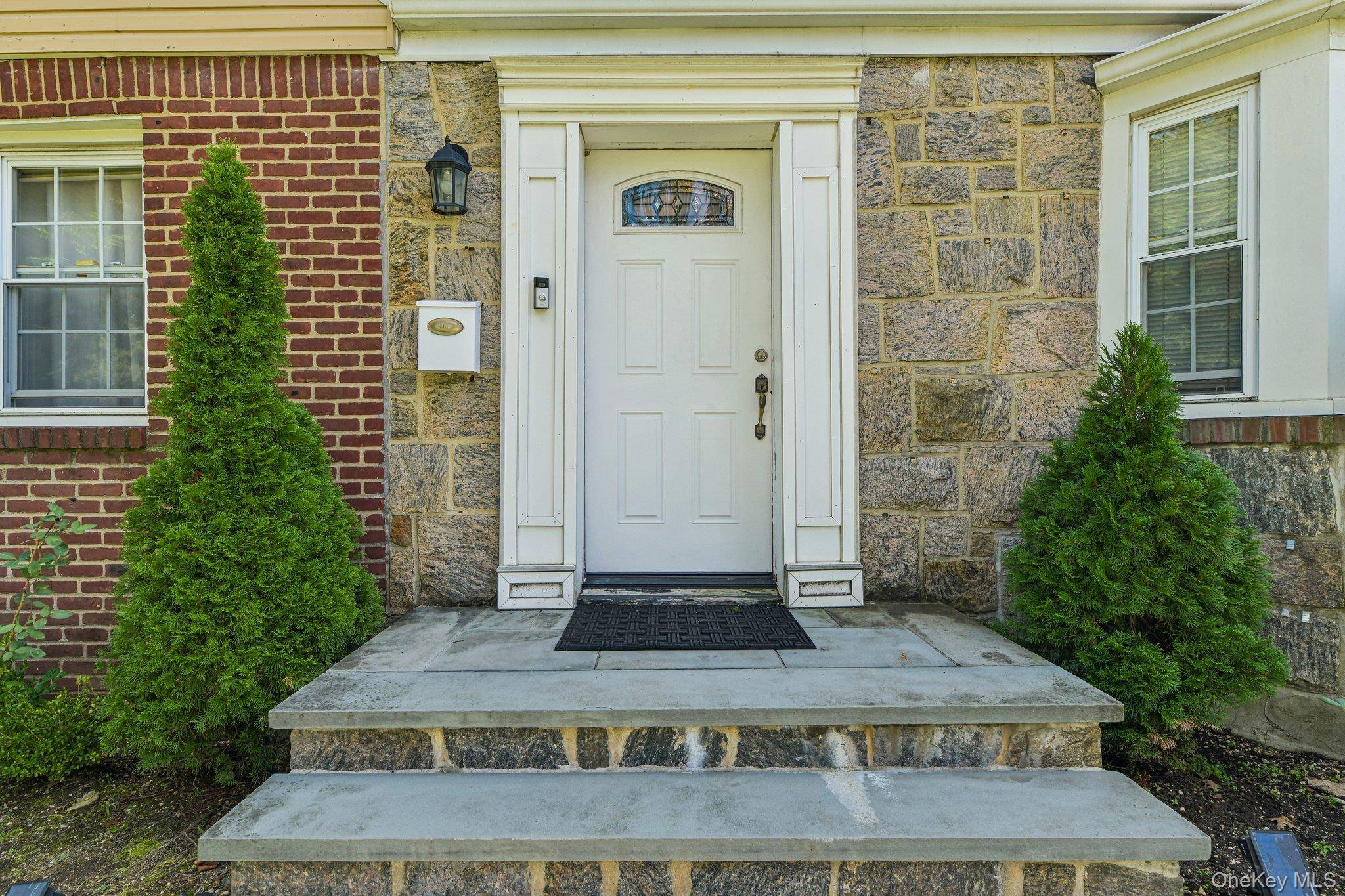 666 Lakeview AVE, Rockville Centre, NY 11570