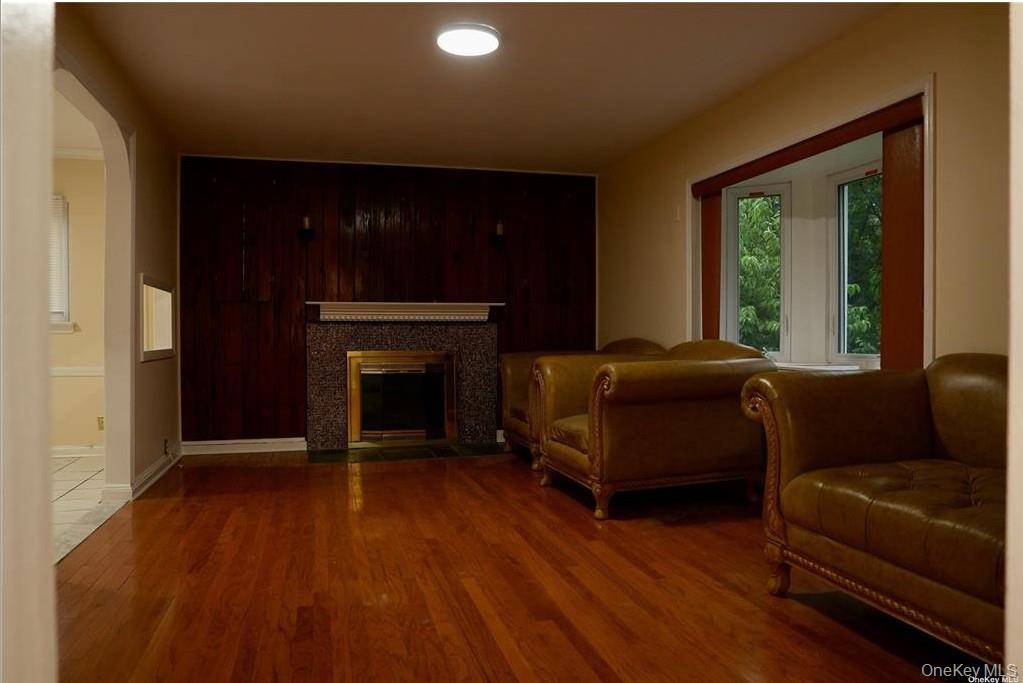 82-18 168th ST, Jamaica, NY 11432