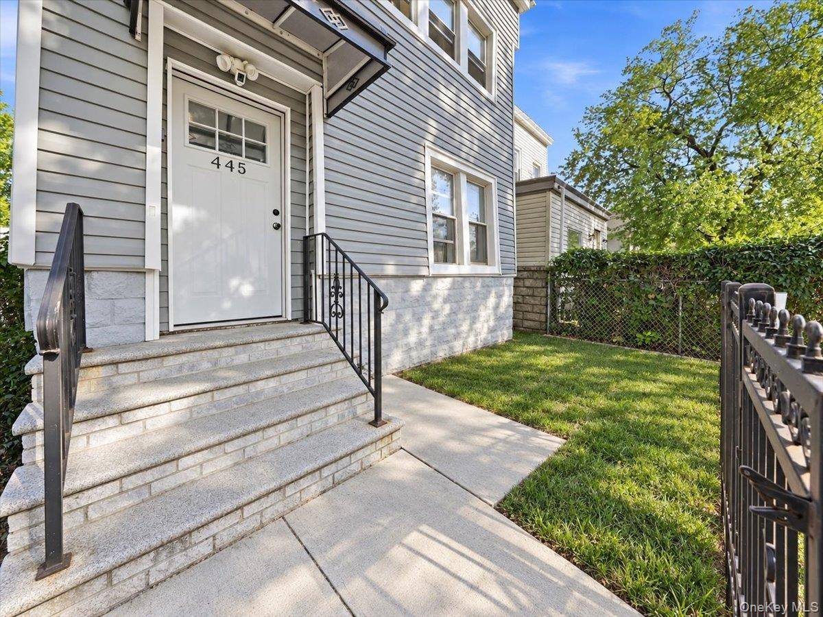 445 S 8th AVE, Mount Vernon, NY 10550