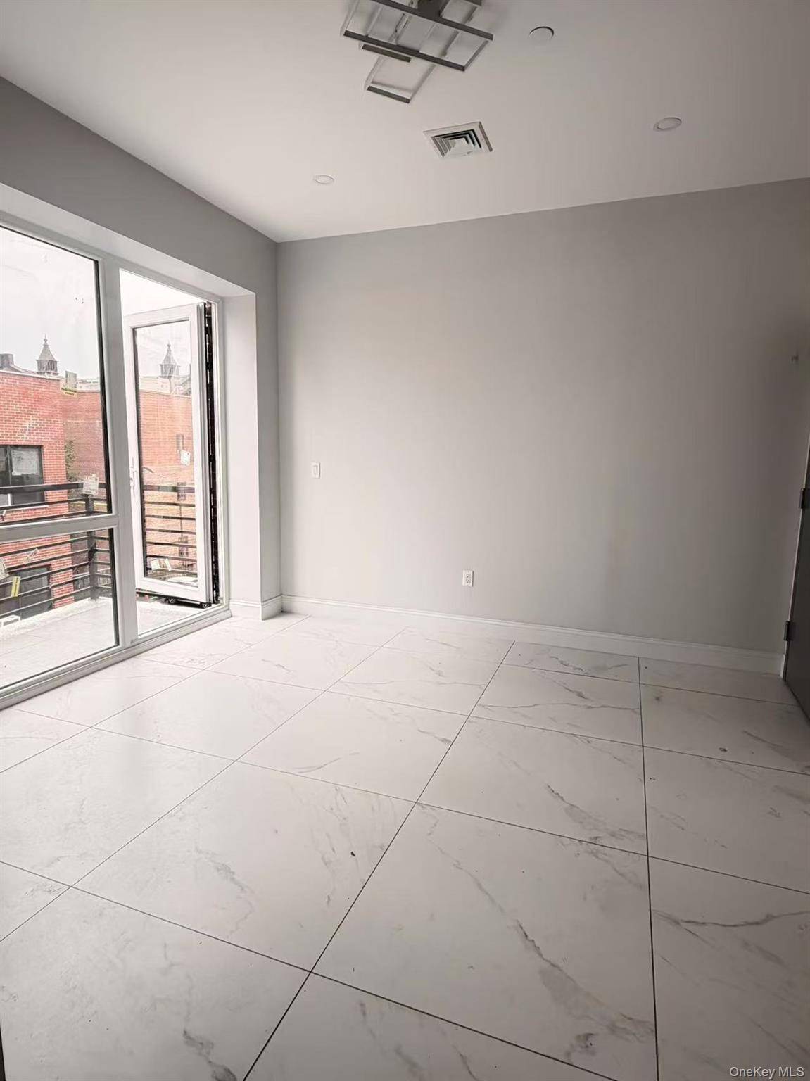 136-17 Carlton PL, Flushing, NY 11354