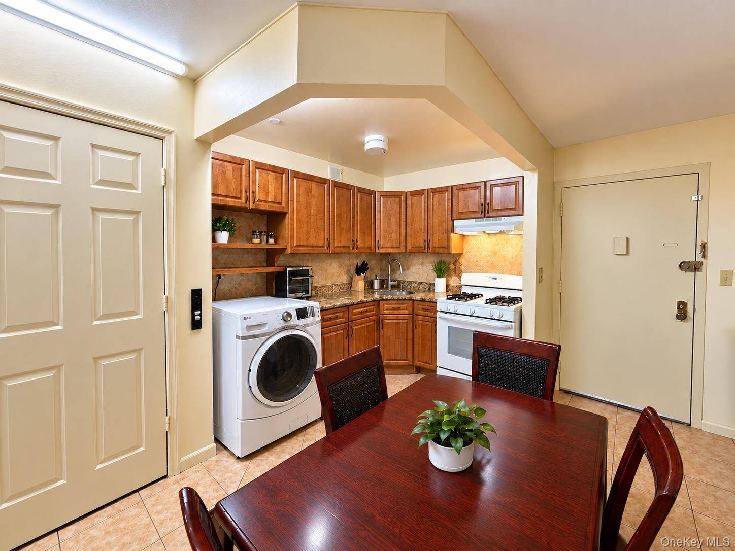 2135 Crotona AVE #2B, Bronx, NY 10457