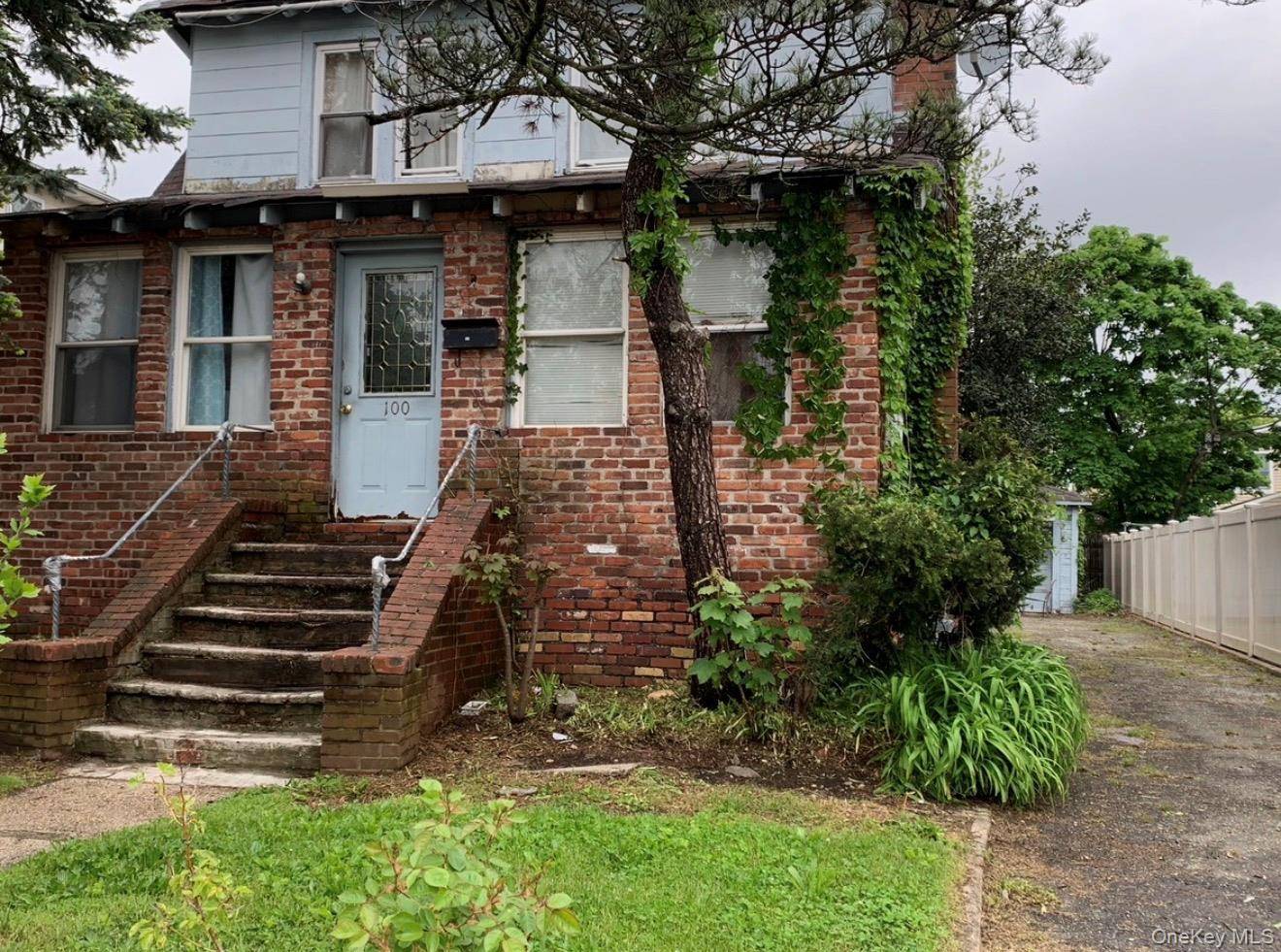 100 Franklin ST, East Rockaway, NY 11518