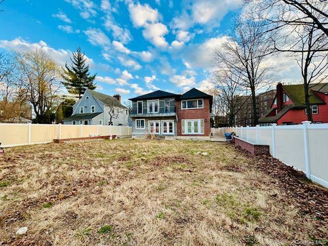 175-25 Devonshire RD, Jamaica Estates, NY 11432