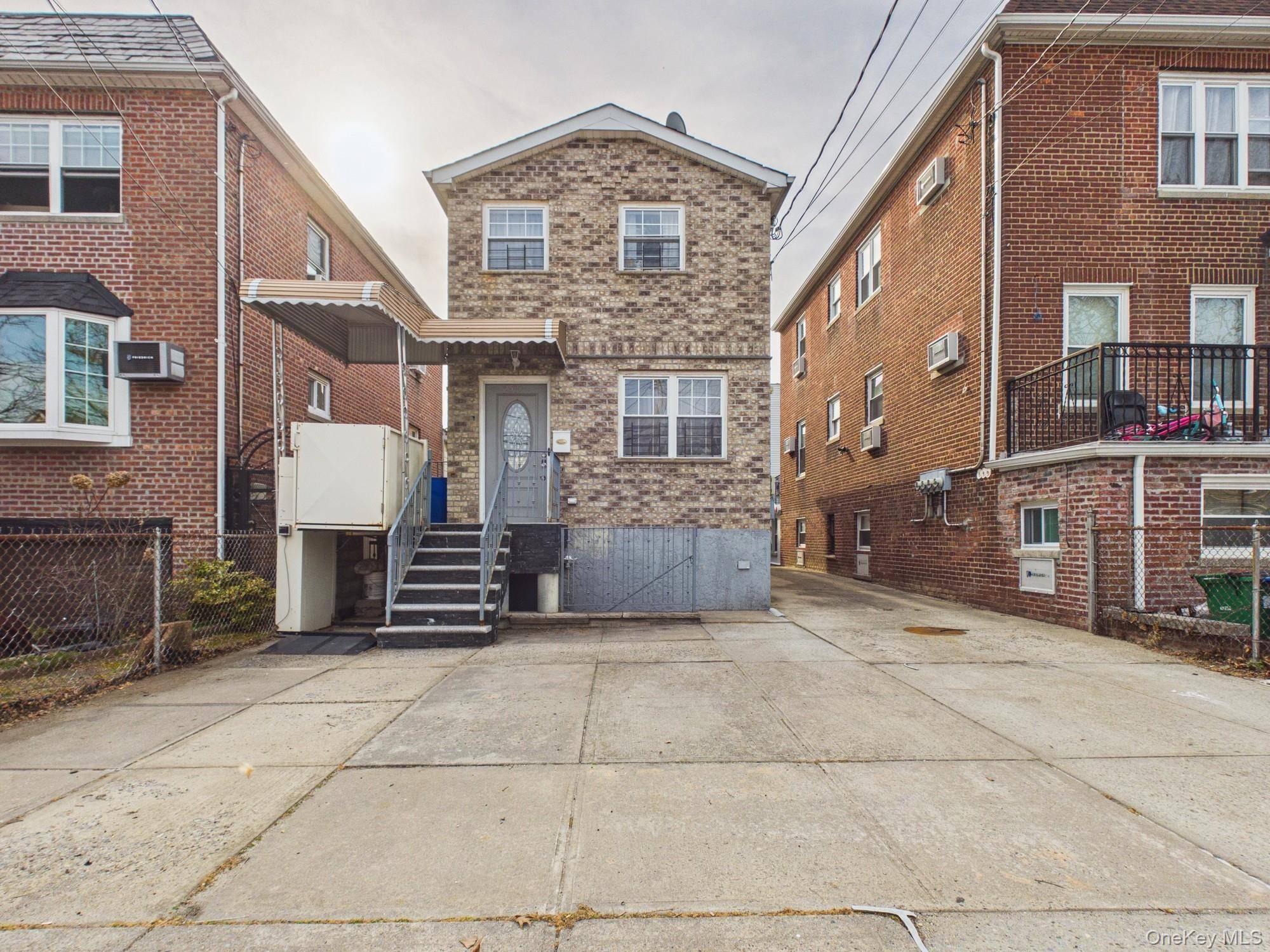 2515 Woodhull AVE, Bronx, NY 10469