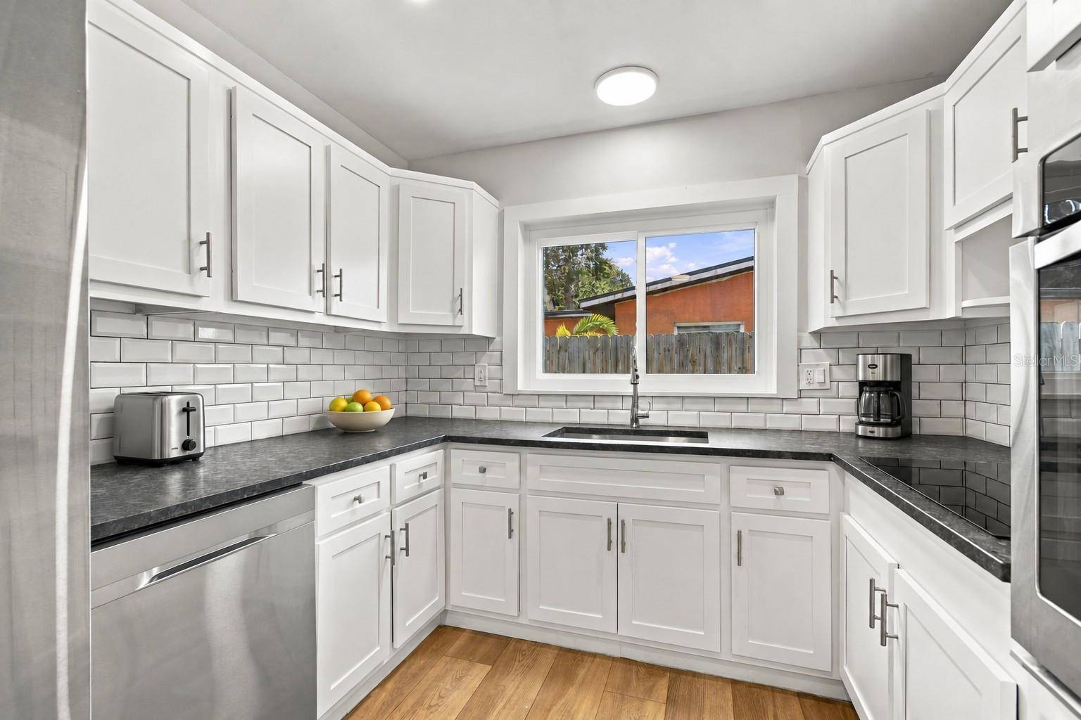 1450 CAROLYN LN, Clearwater, FL 33755