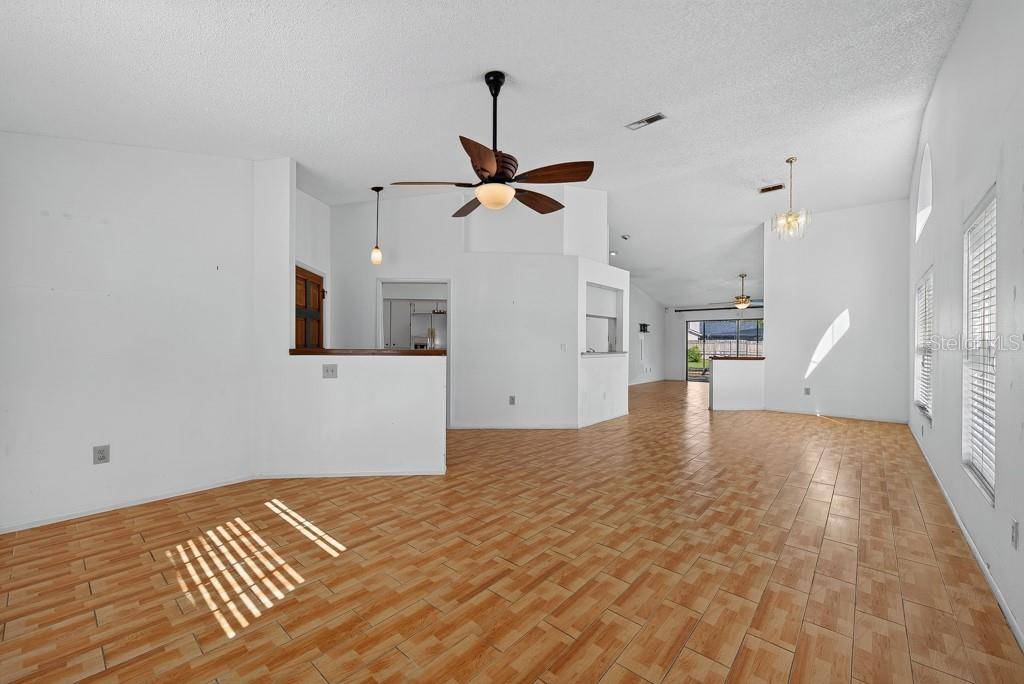 12007 MISTY BROOK CT, Tampa, FL 33635