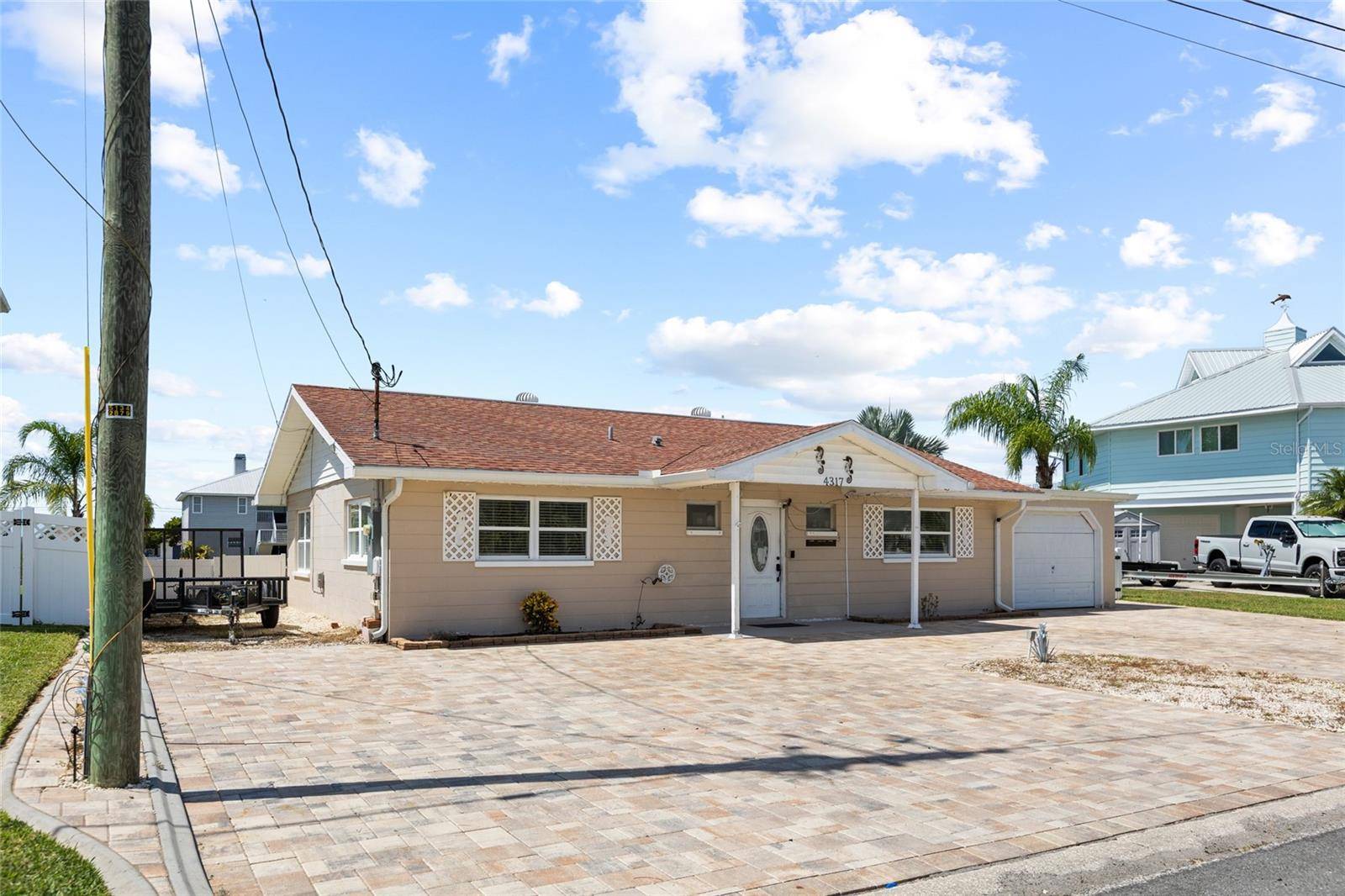 4317 BISCAYNE DR, Hernando Beach, FL 34607