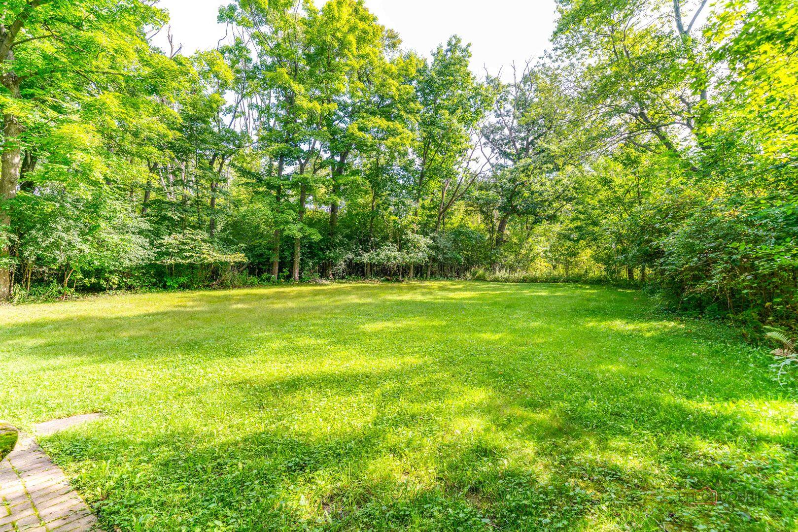23493 N Wildwood LN, Deerfield, IL 60015