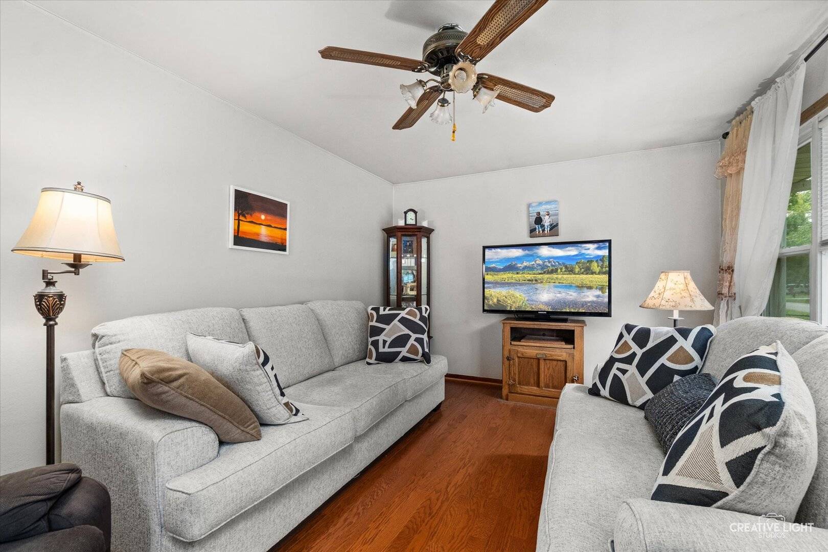 2304 Countryside DR, Montgomery, IL 60538