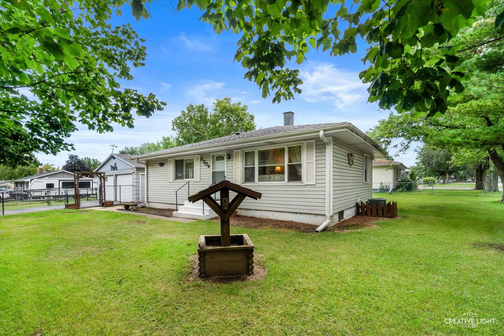 2304 Countryside DR, Montgomery, IL 60538