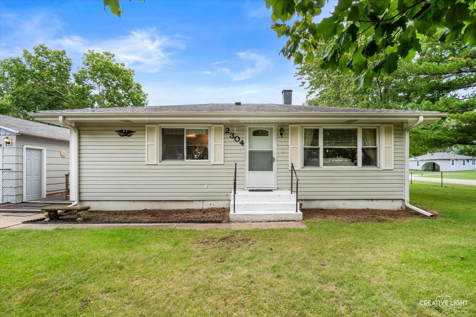 2304 Countryside DR, Montgomery, IL 60538