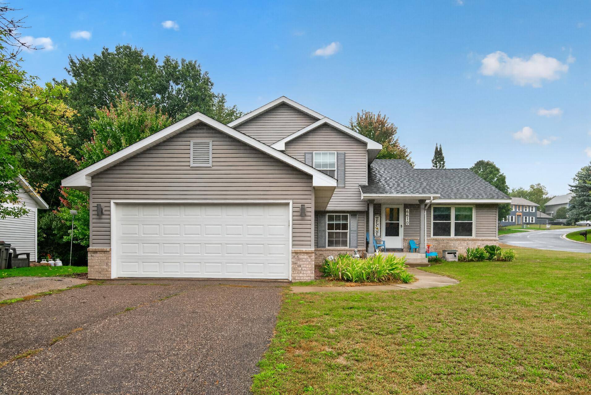 4410 S River RUN, Savage, MN 55378