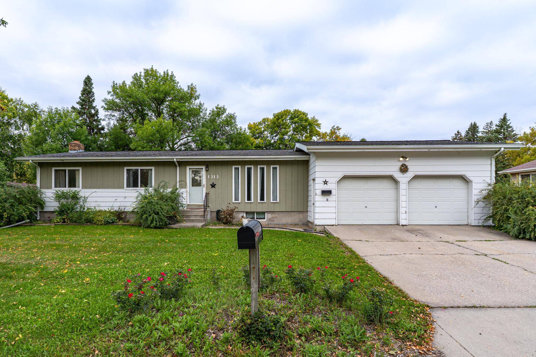1313 Albert ST, Crookston, MN 56716