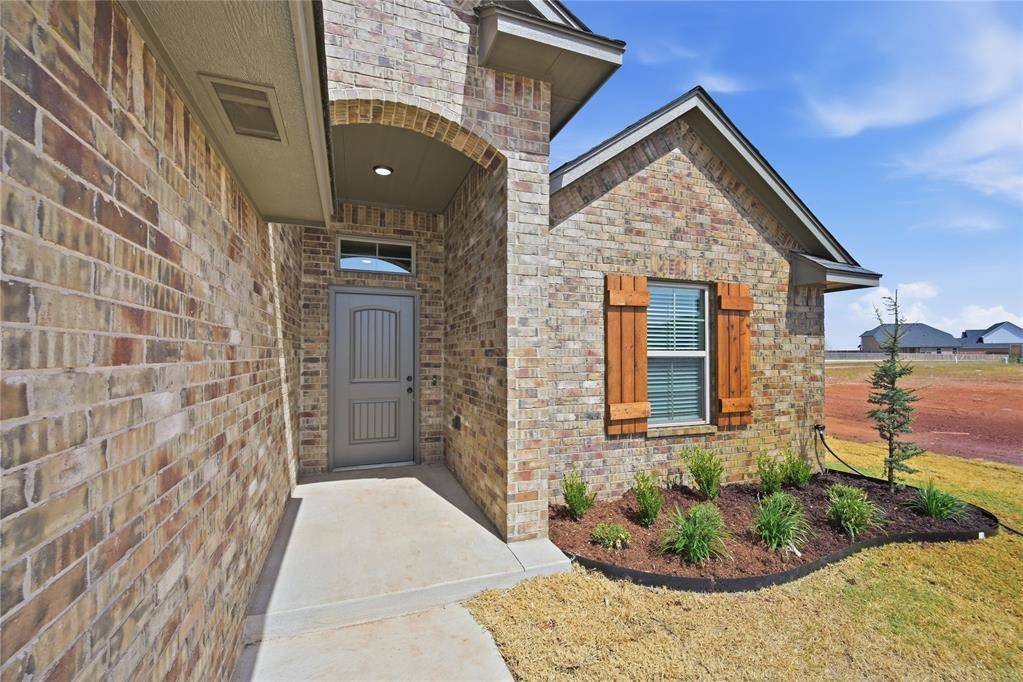 667 Almond Blossom RD, Piedmont, OK 73078