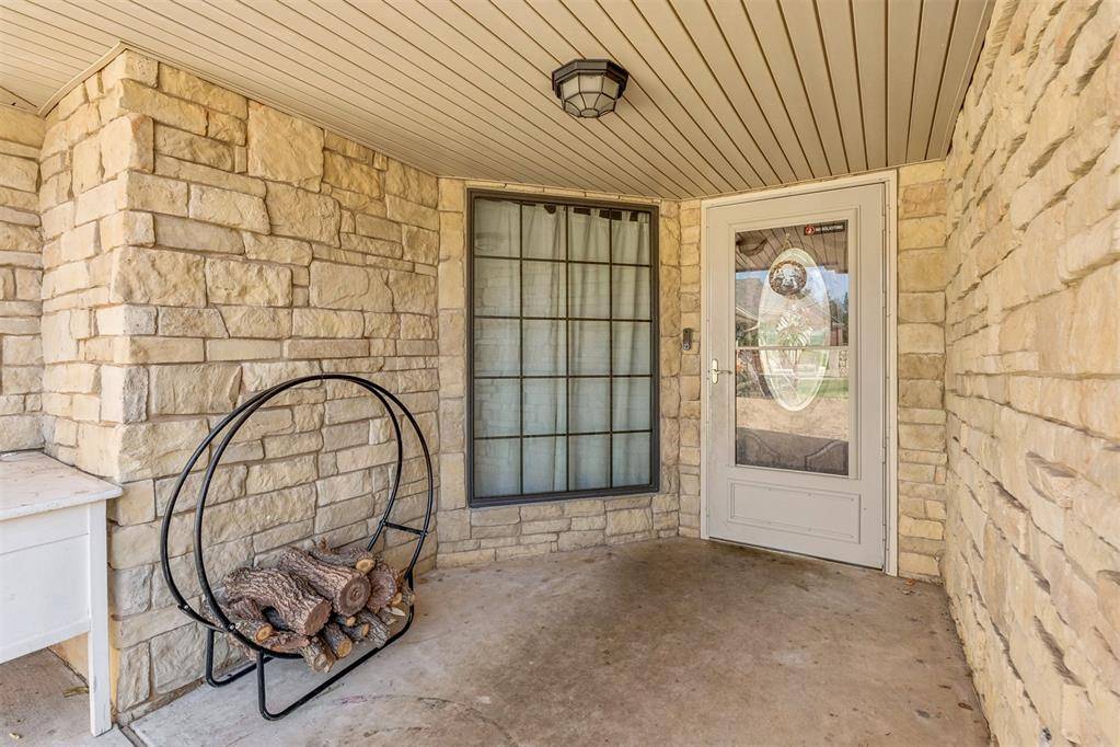 1629 Canyon Bluff RD, Guthrie, OK 73044