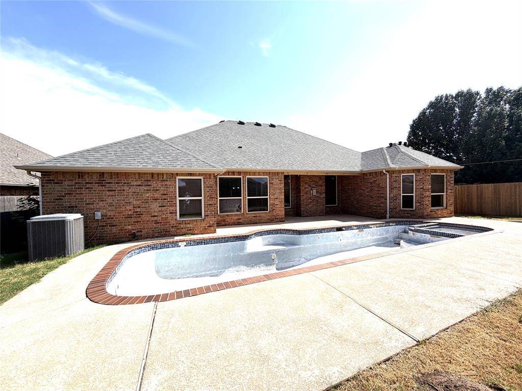 18309 El Greco DR, Edmond, OK 73012