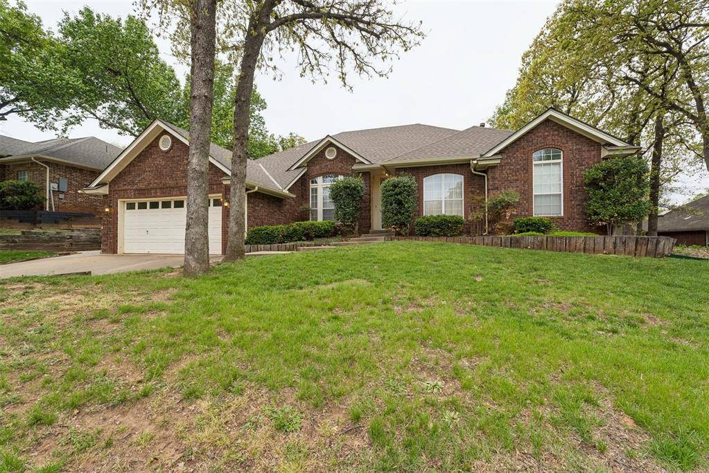 709 N Creek DR, Edmond, OK 73034