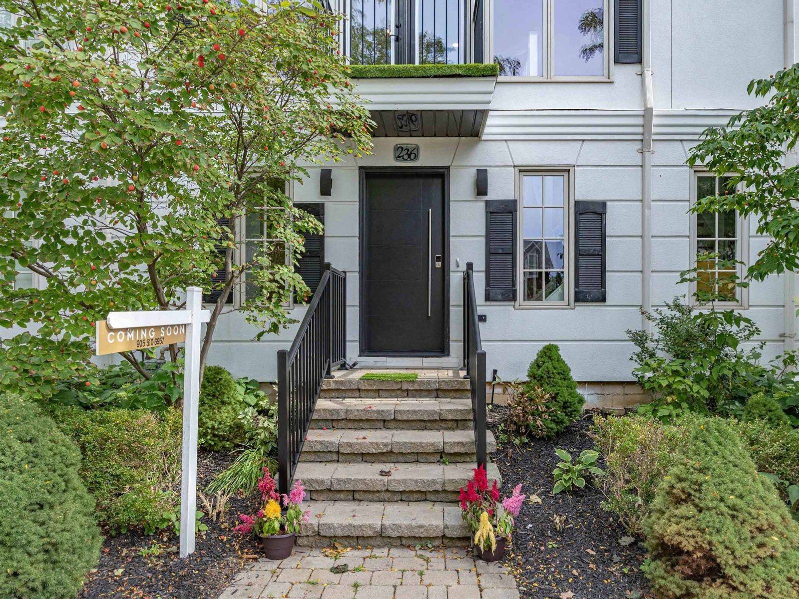 236 Randall ST, Oakville, ON L6J 1P7