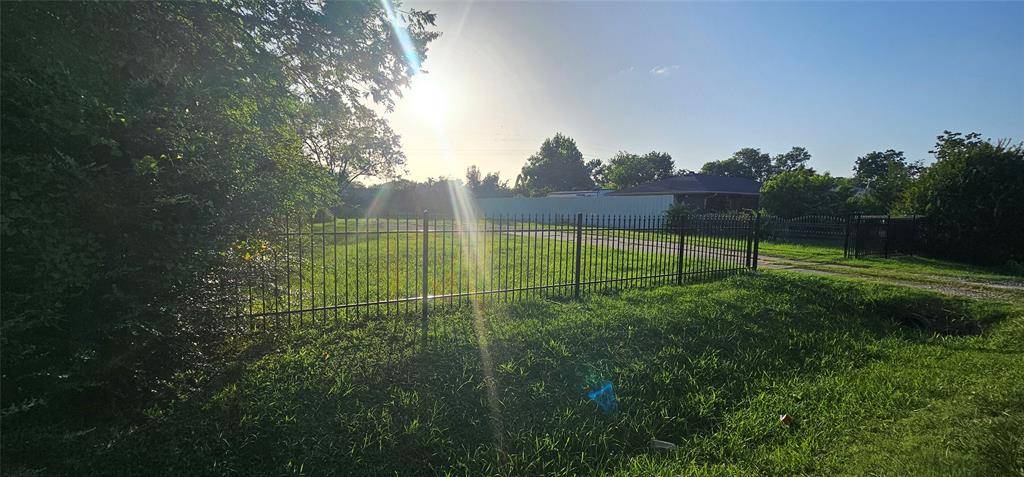 2511 Lora Lane, Balch Springs, TX 75180
