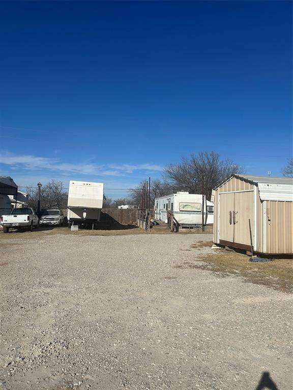 106 Broadway Avenue, Newcastle, TX 76372