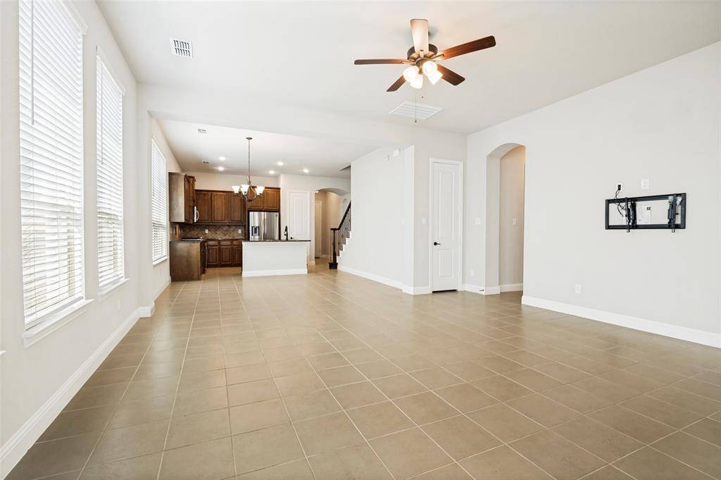 1812 Graham Way, Mansfield, TX 76063