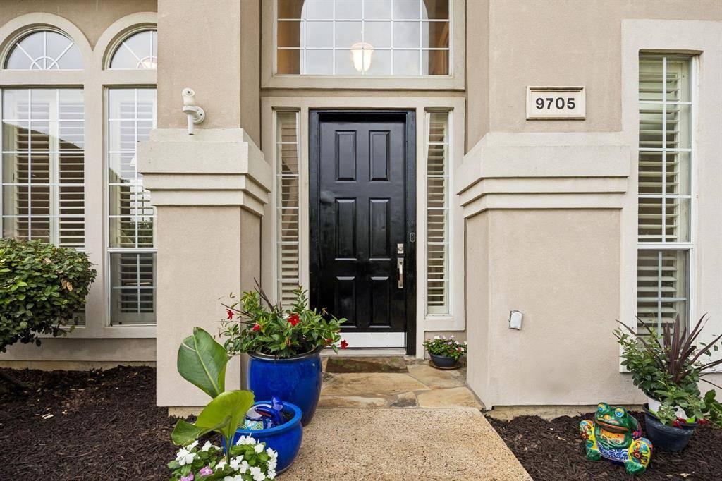 9705 Valley Lake Court, Irving, TX 75063