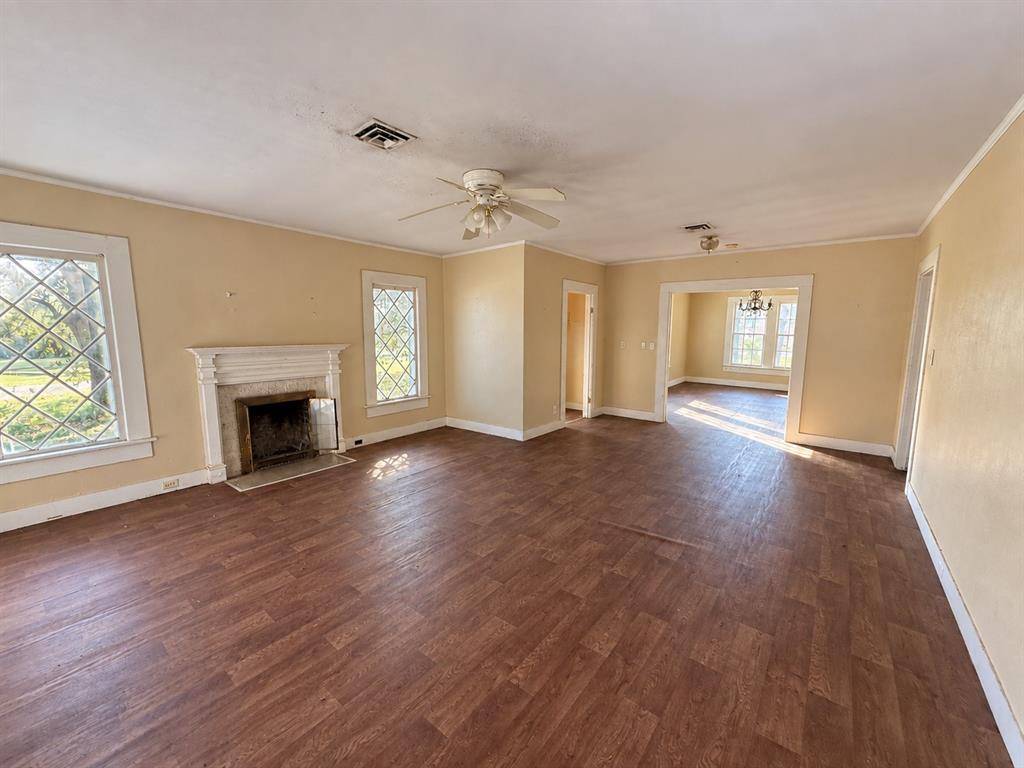 100 Smith Street, Naples, TX 75568
