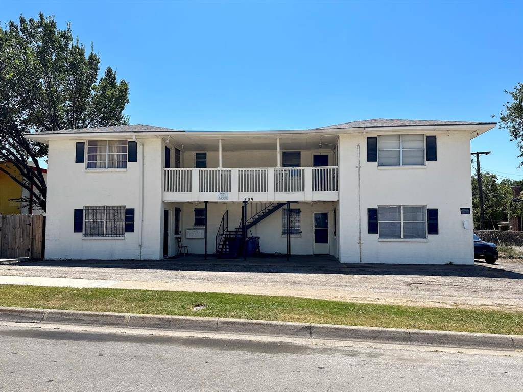 709 W Richmond Avenue #2, Fort Worth, TX 76110