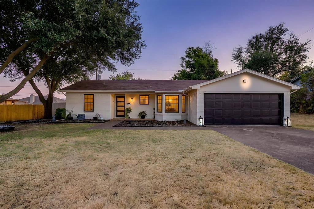 1304 Augusta Road, Benbrook, TX 76126