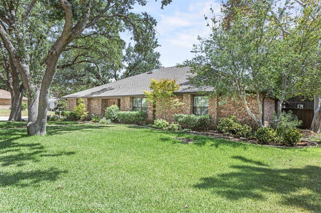 1946 Oakbluff Drive, Carrollton, TX 75007